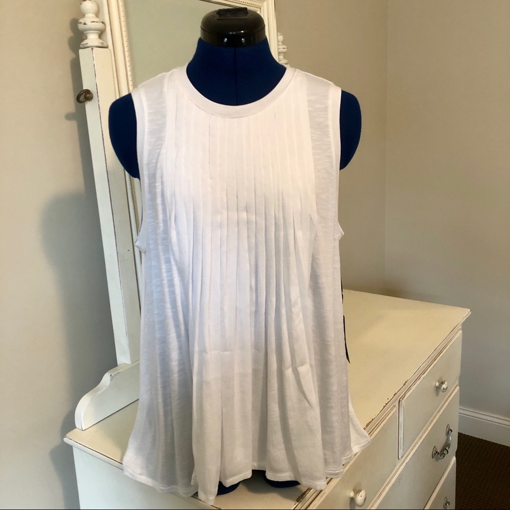 Blousy White Sleeveless Shirt